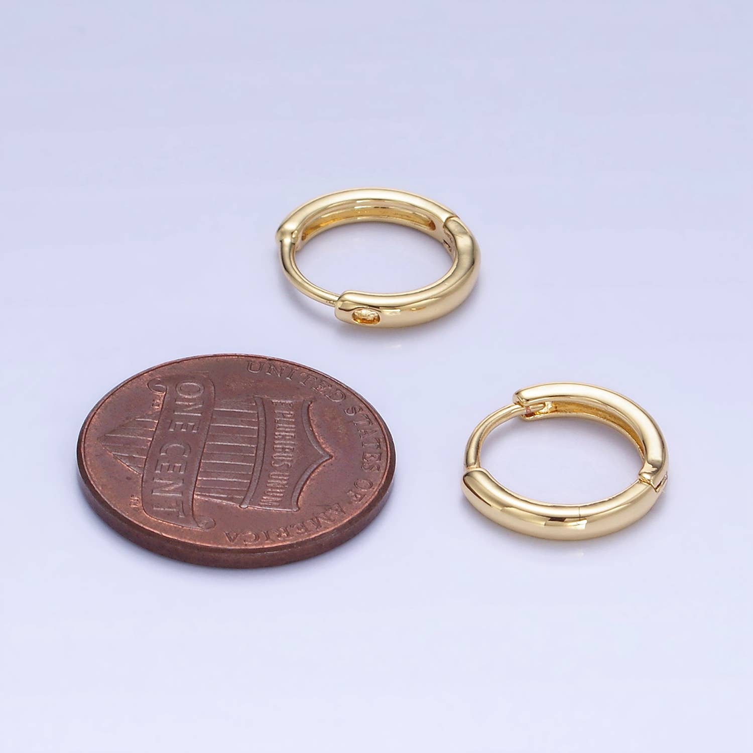 Minimalist Huggie Earrings - Cloth + Cabin