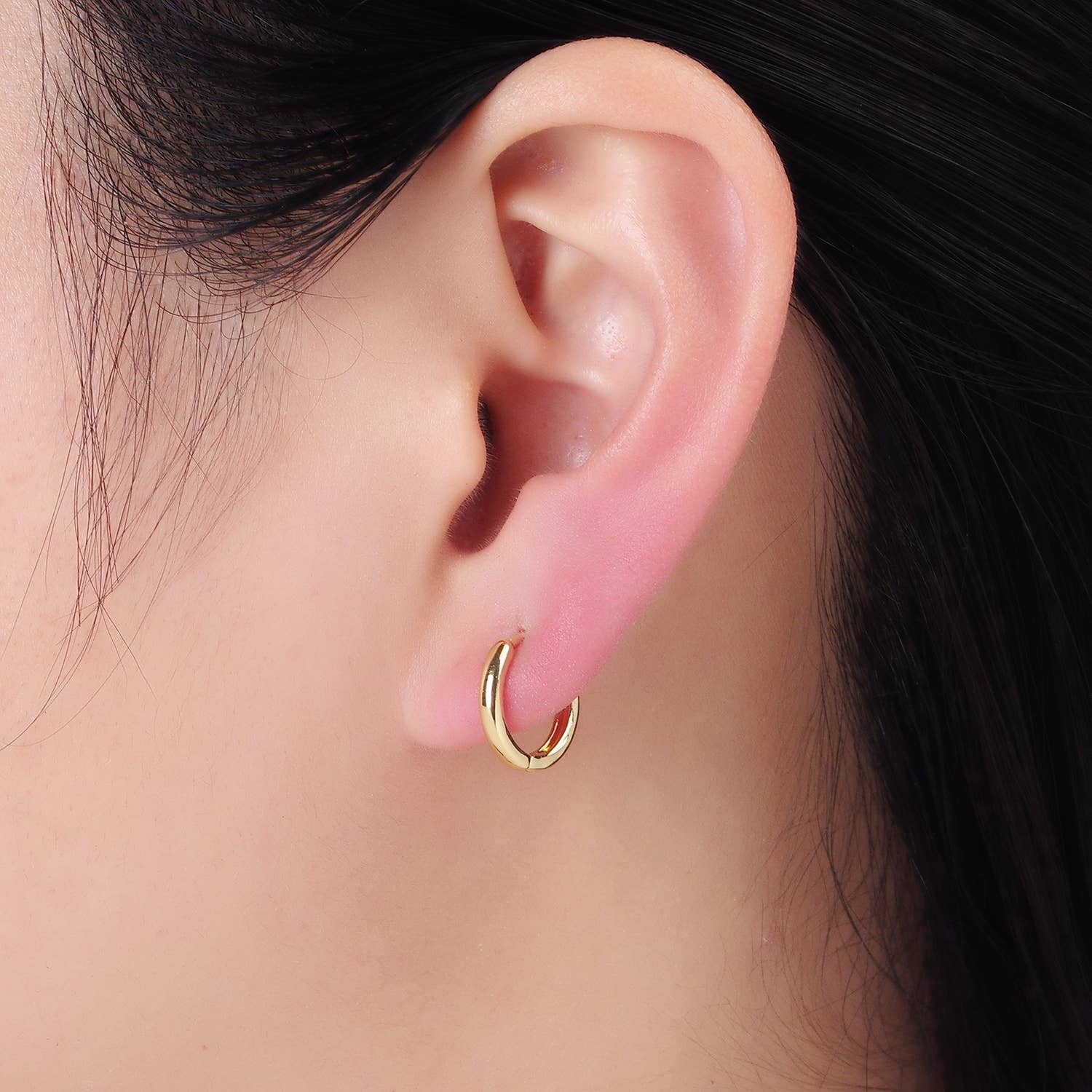 Minimalist Huggie Earrings - Cloth + Cabin